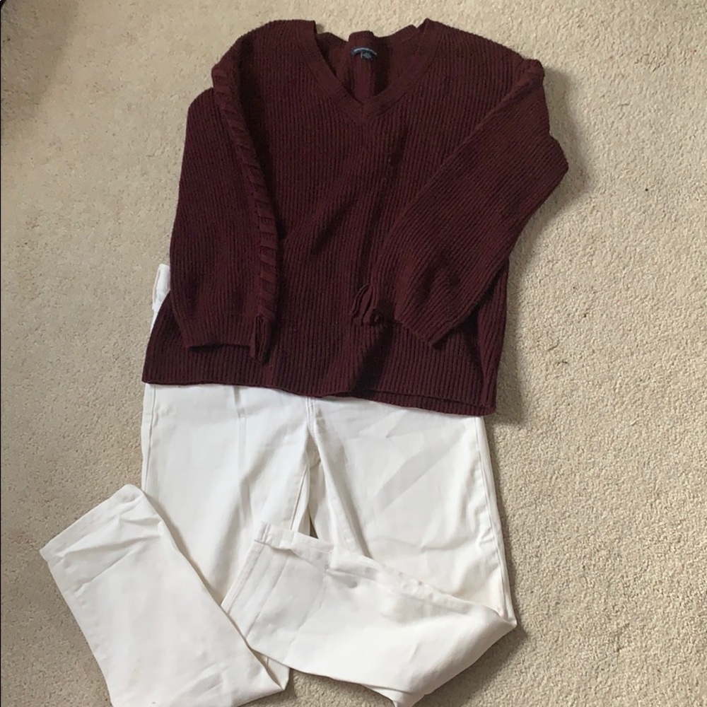 SET! American Eagle Sweater & Gap White Jeans